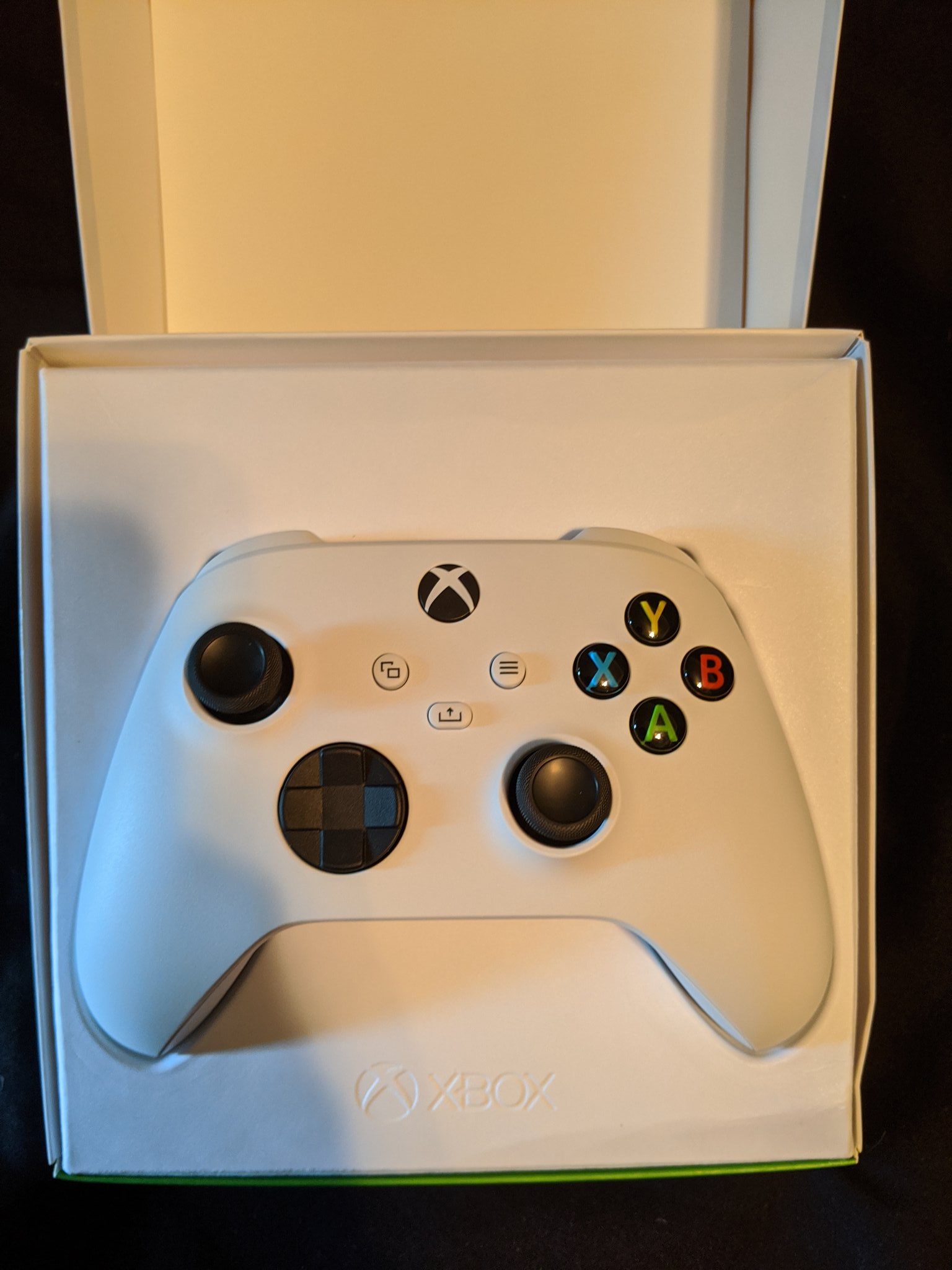 La manette de Xbox Series X et Series S // Source : Zak S