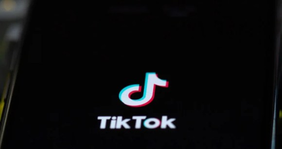 Le logo de l'application TikTok // Source : Solen Feyissa sur Flickr