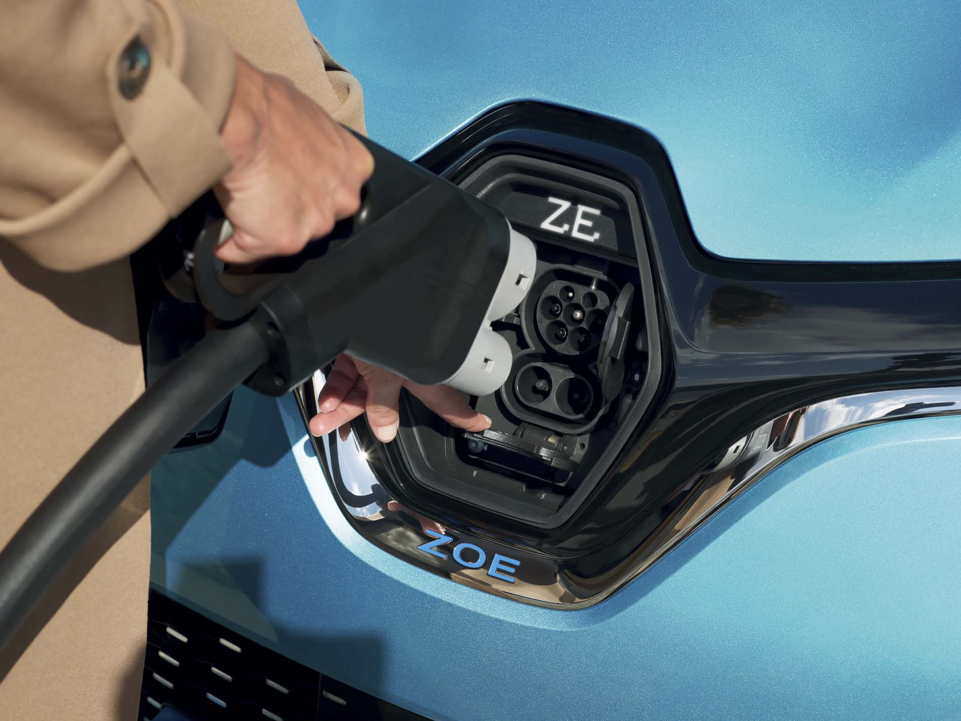 La prise de recharge de la Renault Zoé // Source : Jean-Brice Lemal pour Renault France