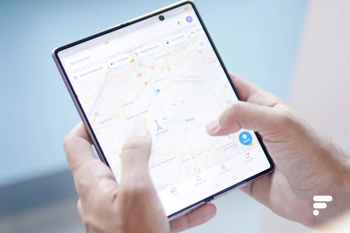 Google Maps ouvert sur le grand écran du Samsung Galaxy Z Fold 2