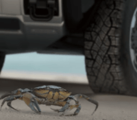 Le GMC Hummer pourra se déplacer tel un crabe des caraïbes // Source : General Motors