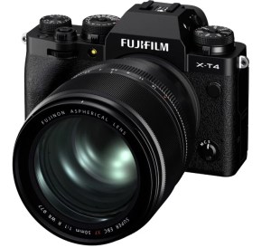 Le XF50mmF1.0 R WR monté sur l'appareil photo numérique hybride X-T4 // Source : Fujifilm