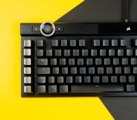 Le K100 est un clavier très complet // Source : Edouard Patout pour Frandroid