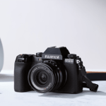 Fujifilm X-S10 : un appareil photo hybride hyper compact pour les vidéastes