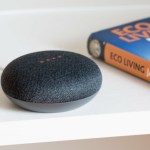 Le prix de la petite enceinte connectée Google Nest Mini perd 20 euros