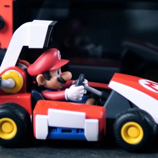Mario Kart Live Home Circuit: we turned the editorial staff into a race track