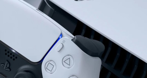 La PS5 et sa manette DualSense // Source : Sony