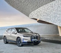 Le SUV BMW iX fera ses débuts en 2021 // Source : BMW