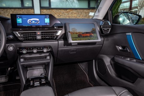 L'intérieur de la Citroën ë-C4 // Source : Citroën France