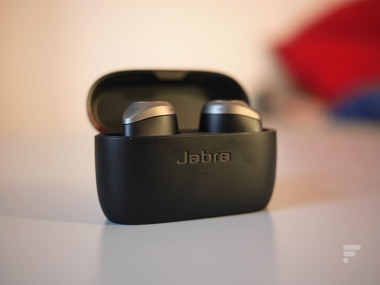 Le boîtier des Jabra Elite 85T