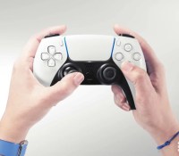 L'ergonomie de la manette DualSense, la bonne idée de la PS5 // Source : Frandroid / Arnaud GELINEAU