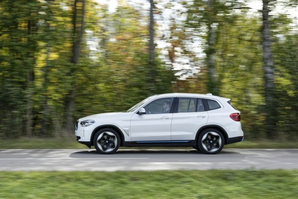 Le BMW iX3 // Source : BMW France