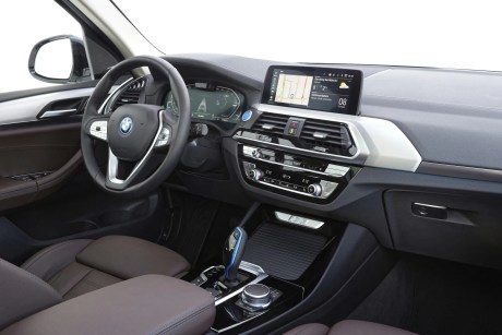 L'intérieur du BMW iX3 // Source : BMW France