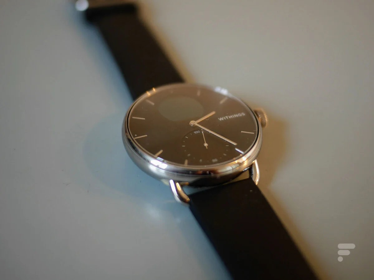Le second cadran de la Withings ScanWatch indique les pas parcourus