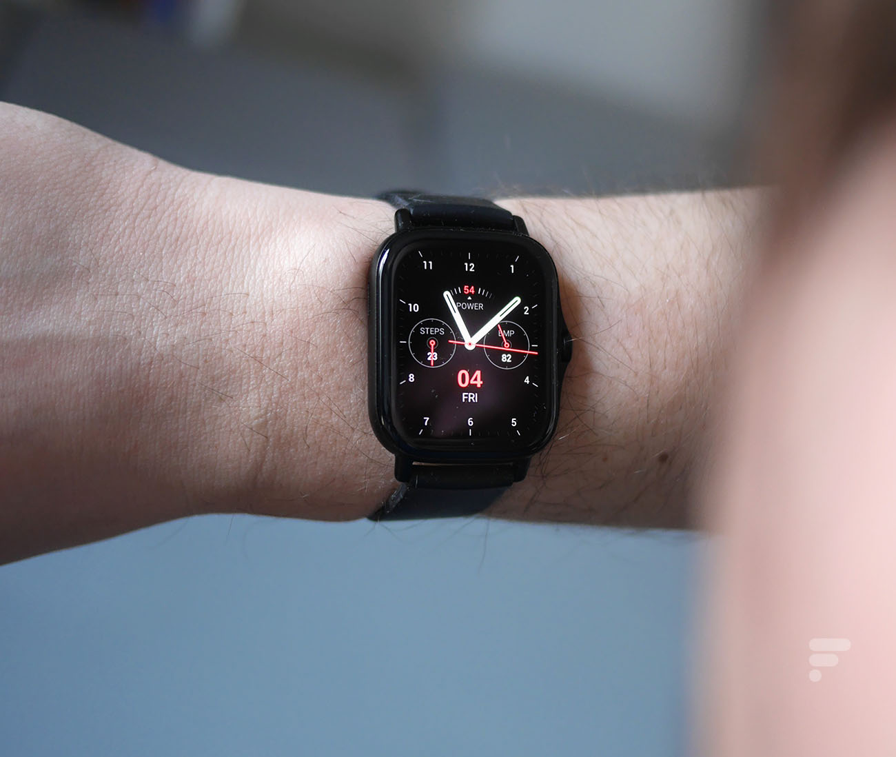 L'Amazfit GTS 2 profite d'un écran rectangulaire