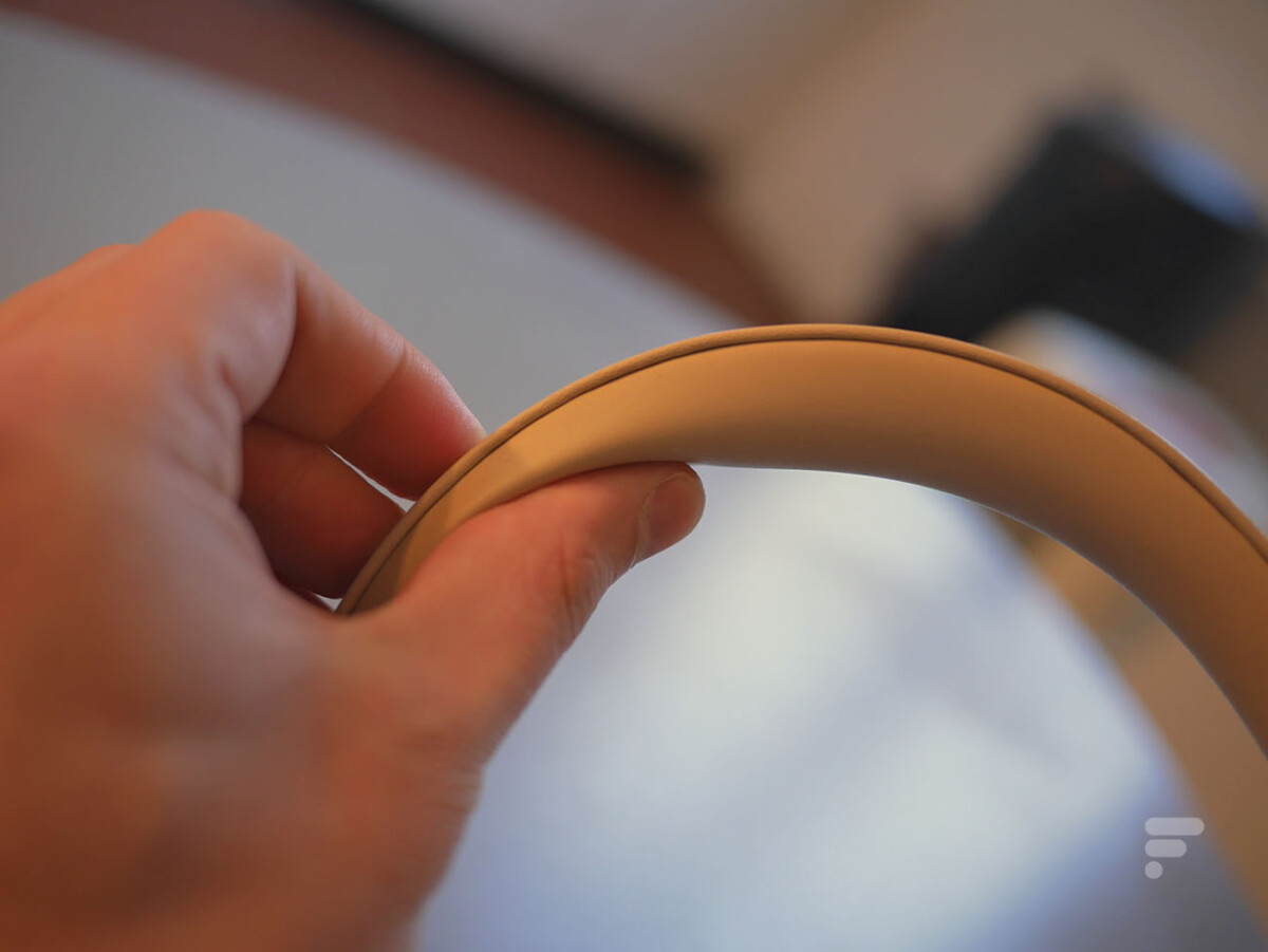 L'arceau du Huawei FreeBuds Studio est bien rembourré