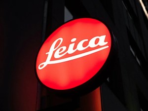 Logo Leica // Source : Paul Volkmer via Pexels