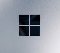 Le logo de Microsoft sur le Surface Laptop Go // Source : Arnaud Gelineau – Frandroid
