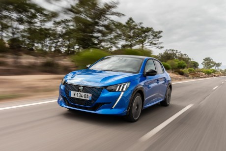 La Peugeot e-208
