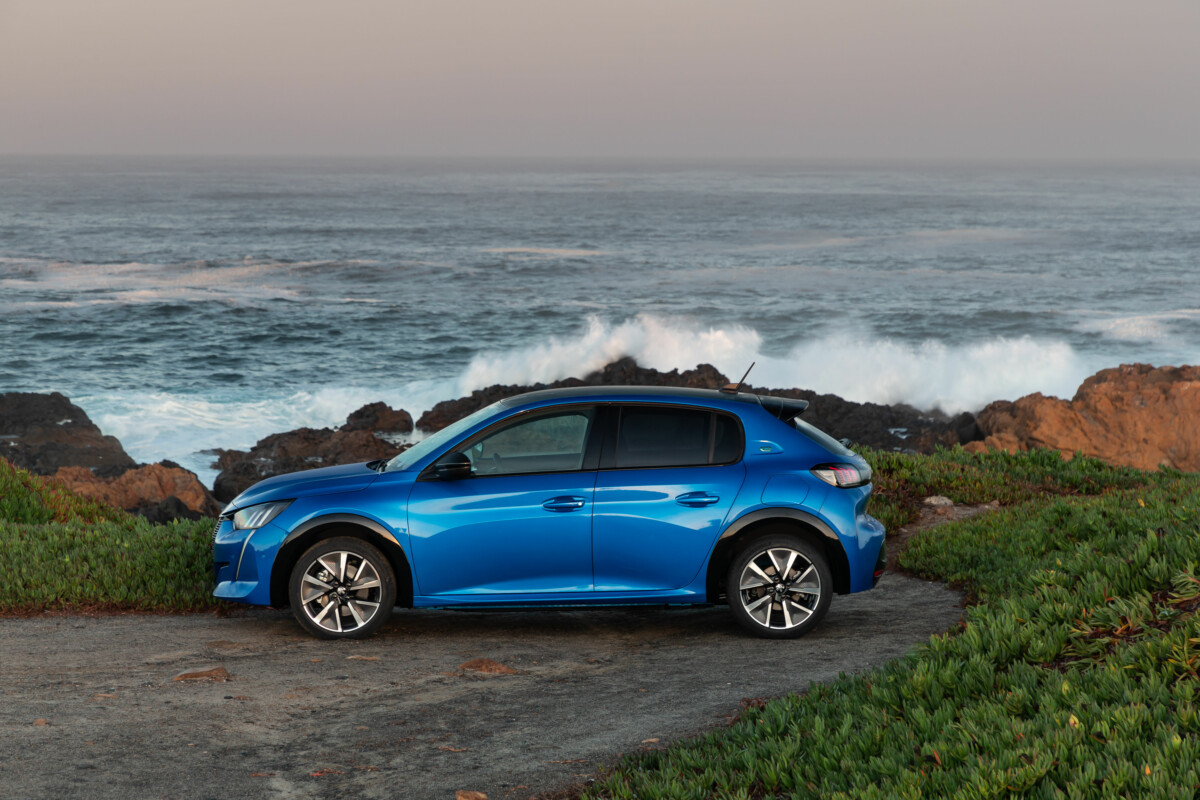 PEUGEOT_e208_TESTDRIVE_0919TC-471