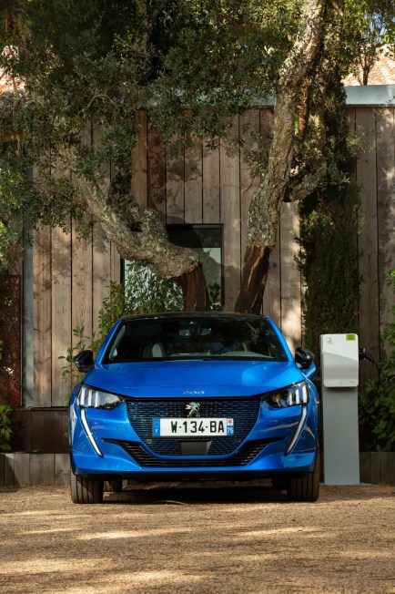 La Peugeot e-208 // Source : Peugeot France