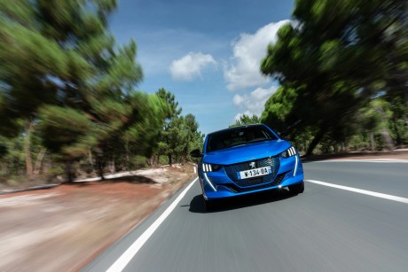 PEUGEOT_e208_TESTDRIVE_0919TC-489