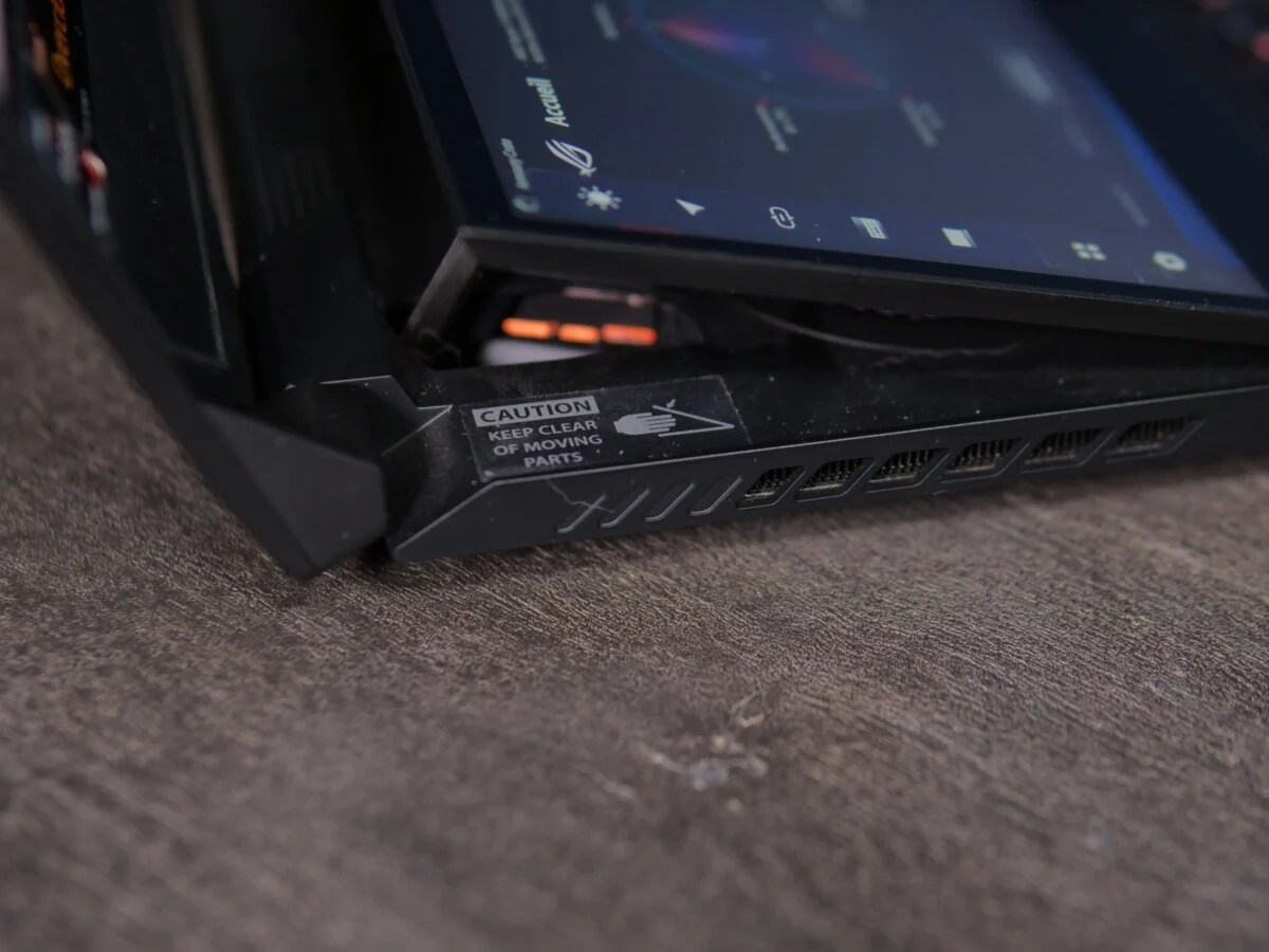 Asus ROG Zephyrus Duo 15 SE (GX551) – 17