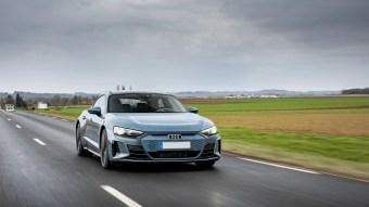 À bord de l'Audi e-tron GT quattro // Source : Marius Hanin