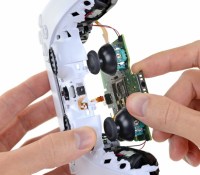 Désossage de la manette DualSense par iFixit // Source : iFixit
