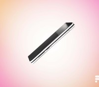 Le Microsoft Surface Duo vu de côté // Source : Arnaud Gelineau - Frandroid