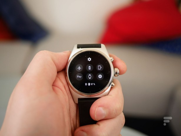 La MontBlanc Summit Lite // Source : Frandroid