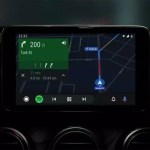 Android Auto : routines, jeux vocaux, fond d’écran… Google peaufine son interface dédiée à l’automobile