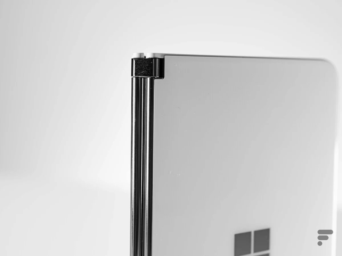 Microsoft Surface Duo charnière