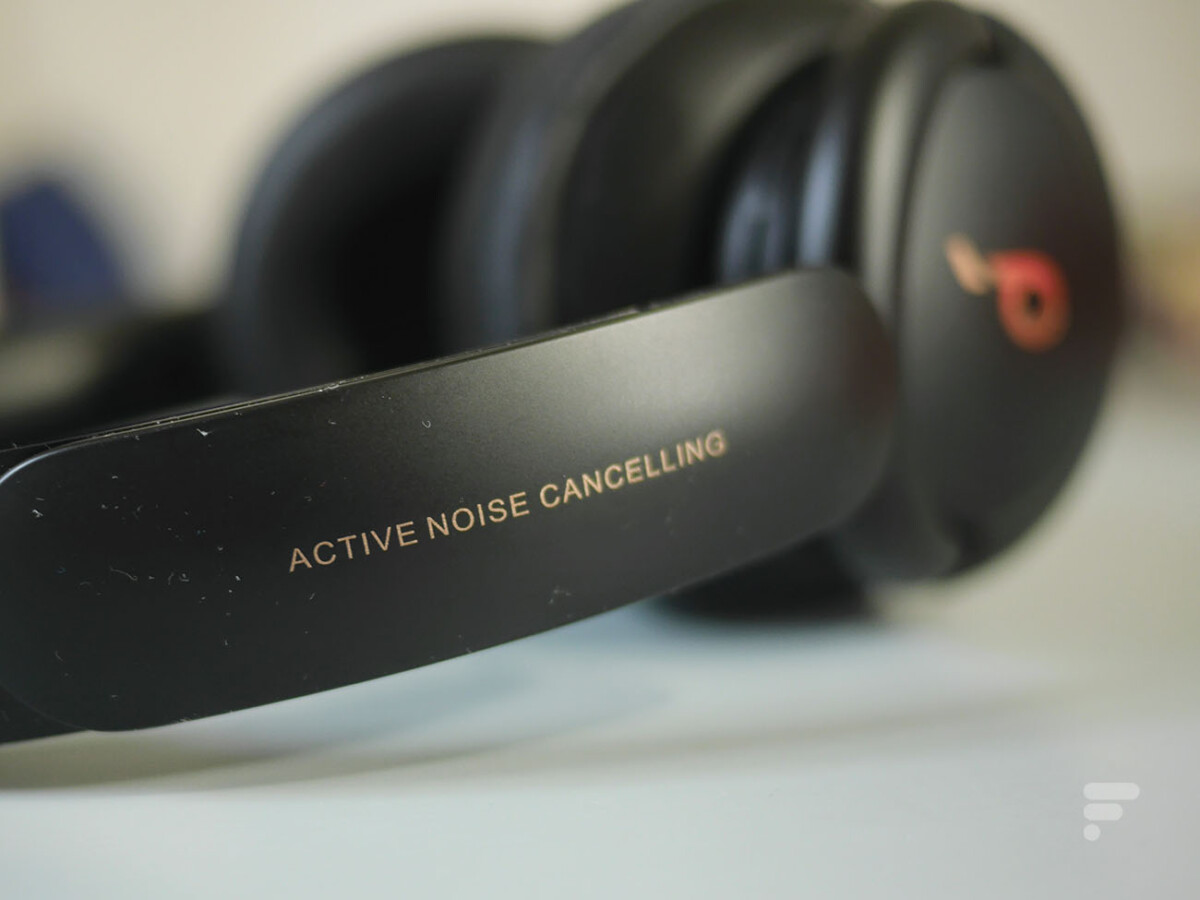 Le casque Soundcore Life Q30 d'Anker propose une réduction de bruit active