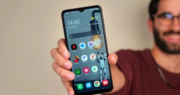 Le Samsung Galaxy A12 // Source : Frandroid