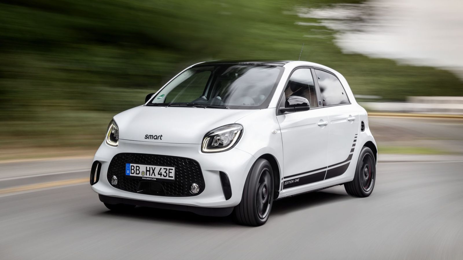 Smart veut lancer une autre petite voiture Ã©lectrique plus pratique et rivale de la Renault...