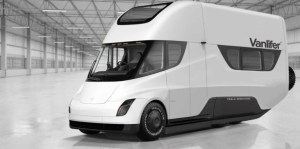 Tesla : un van à panneau solaire et toit dépliant ? Elon Musk en parle…