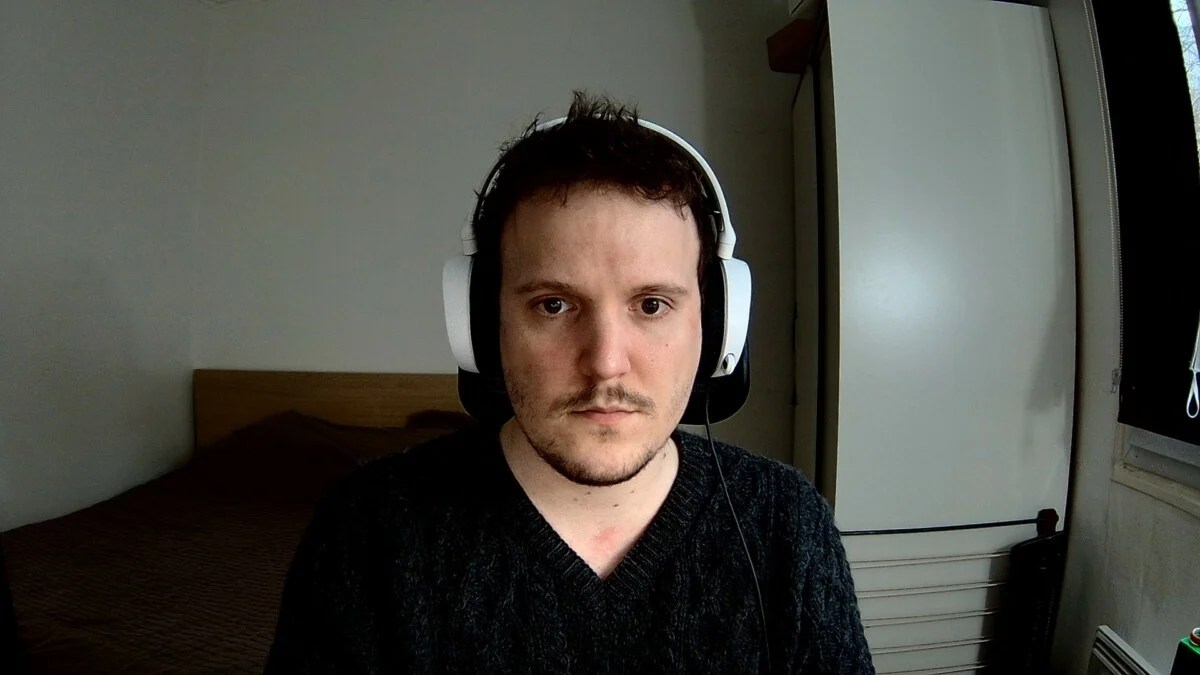 La Razer Kiyo Pro déforme les côtés de l'image
