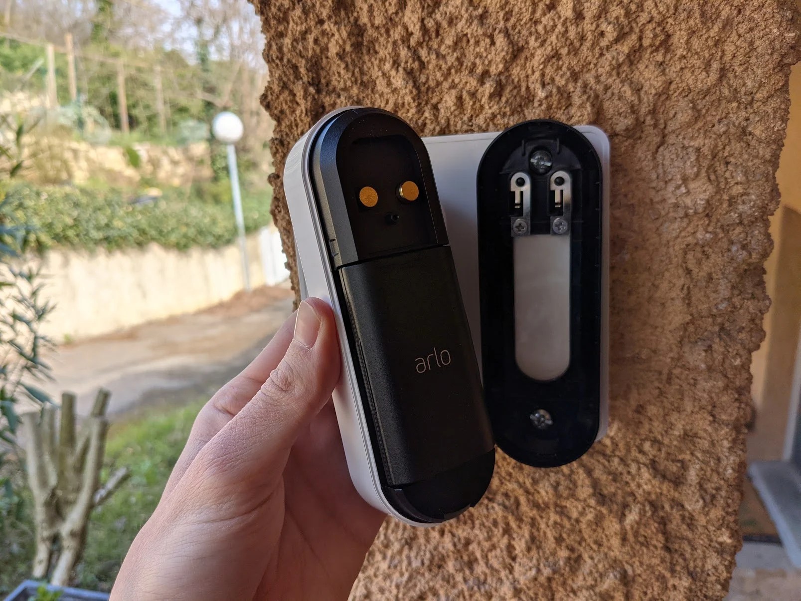 Arlo Essential Wire-Free Video Doorbell (1)