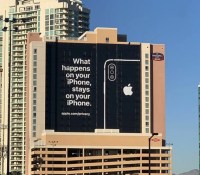 Affiche publicitaire d’Apple à Las Vegas lors du CES 2019 // Source : Chris Velazco / Engadget