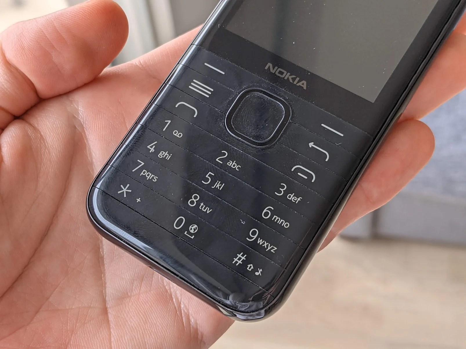 Nokia 8000 4G (3)