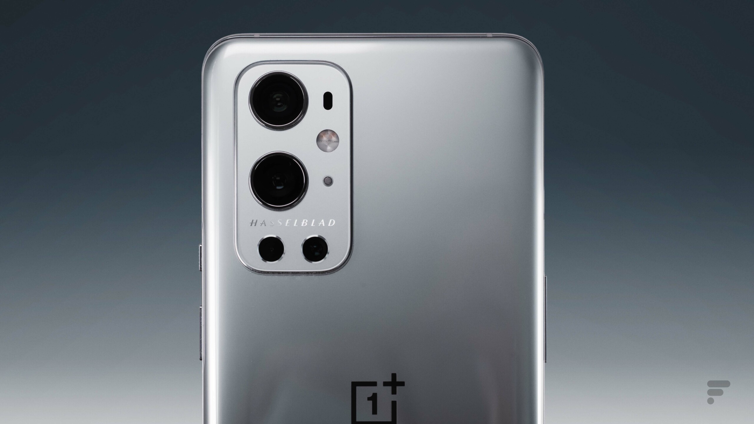 Le grand-angle et l'ultra grand-angle du OnePlus 9 Pro sont mis en avant