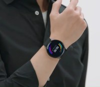 La OnePlus Watch autour du poignet // Source : OnePlus