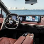 BMW iDrive : la nouvelle interface se loge dans un large écran incurvé et introduit plein de nouveautés