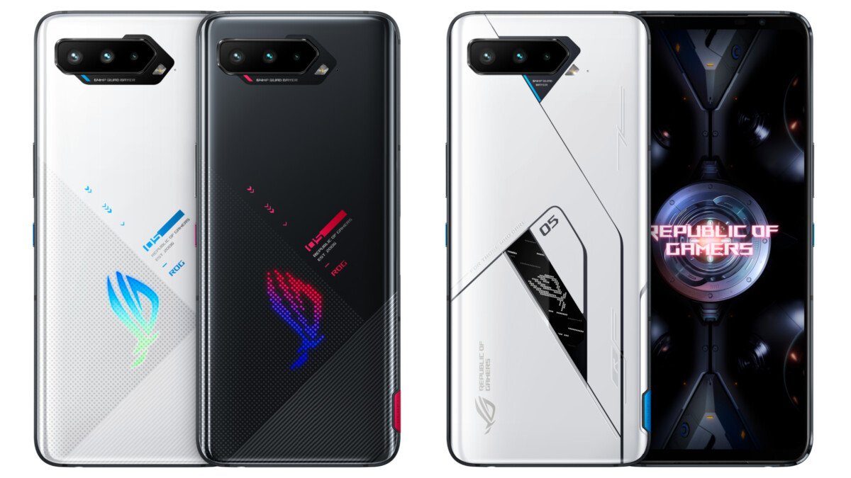 De gauche à droite : les ROG Phone 5 blanc et noir, le ROG Phone 5 Ultimate