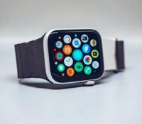 Apple Watch // Source : Unsplash / Simon Daoudi