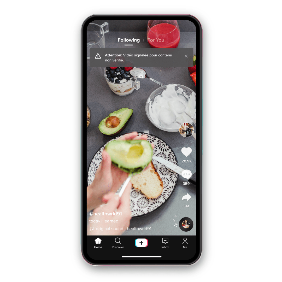 Un message d'avertissement apparaît sur une vidéo TikTok suspecte // Source : TikTok