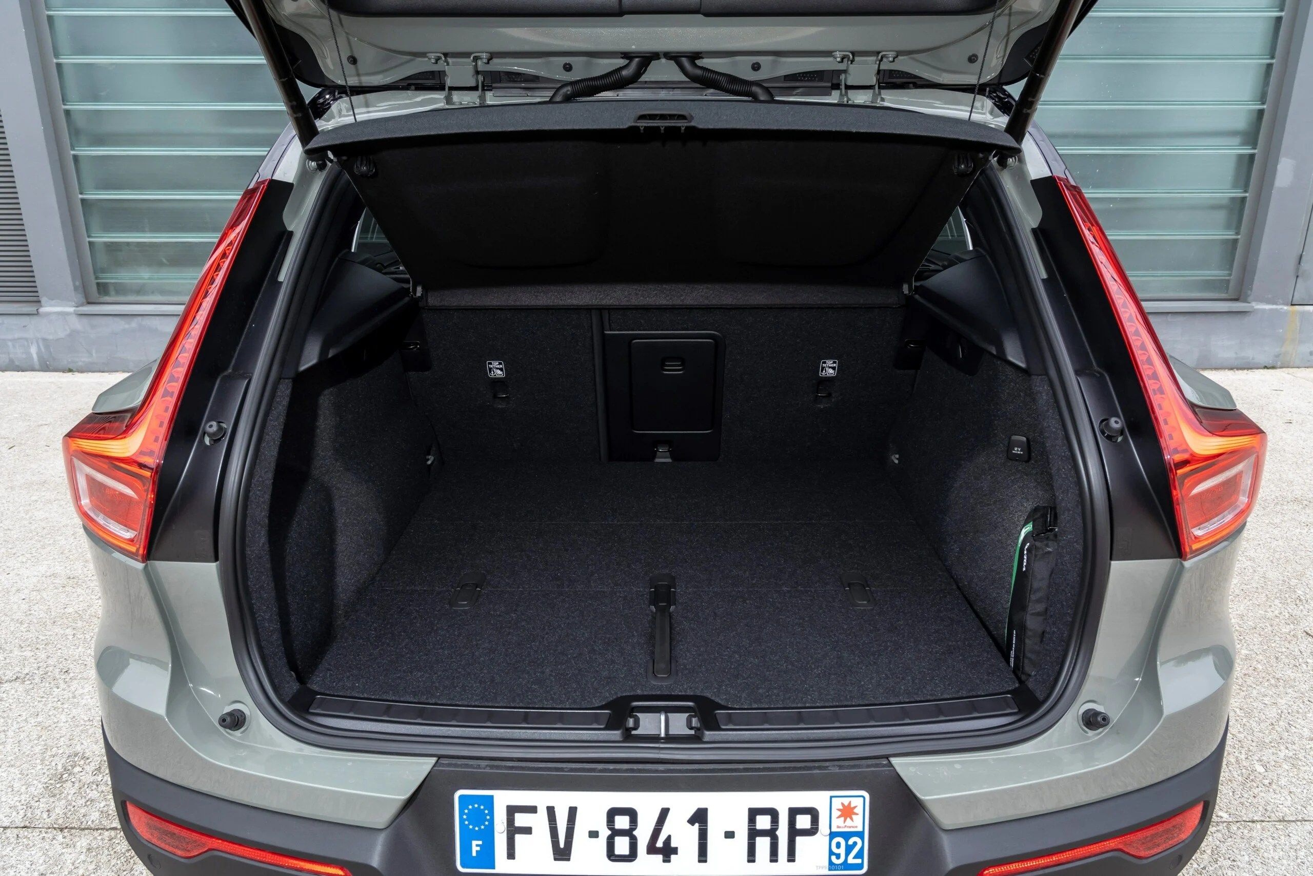 À l'intérieur du Volvo XC40 Recharge Twin / Source : ACE Team pour Volvo Cars France