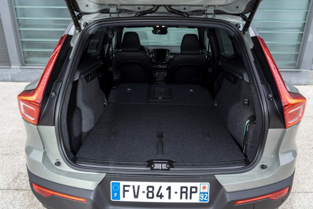 À l'intérieur du Volvo XC40 Recharge Twin / Source : ACE Team pour Volvo Cars France