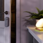 Yale et Philips Hue s’associent pour faire entrer la lumière chez vous Yale et Philips Hue s’associent pour faire entrer la lumière chez vous